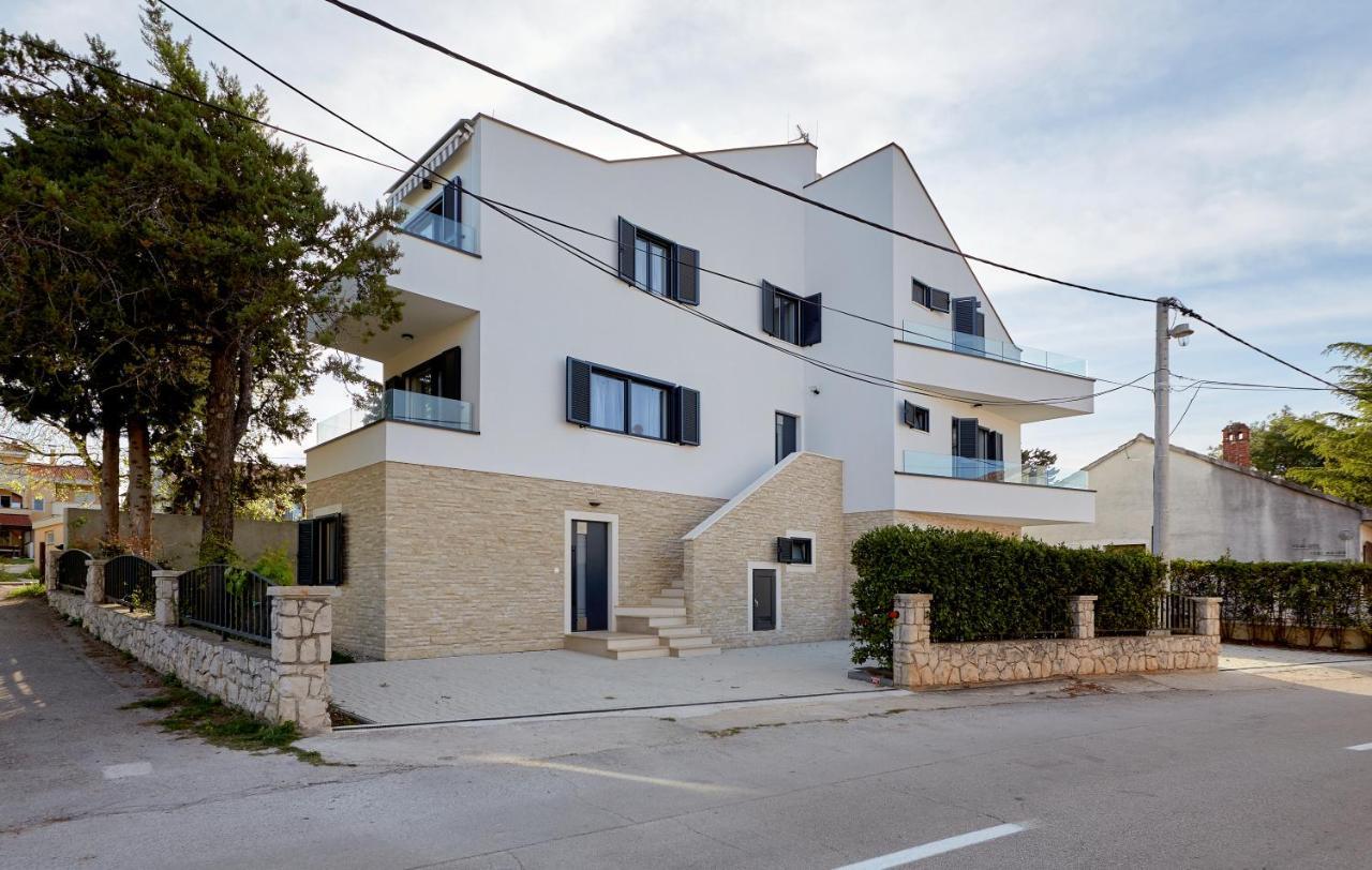 Apartments Nika Turanj Exterior foto